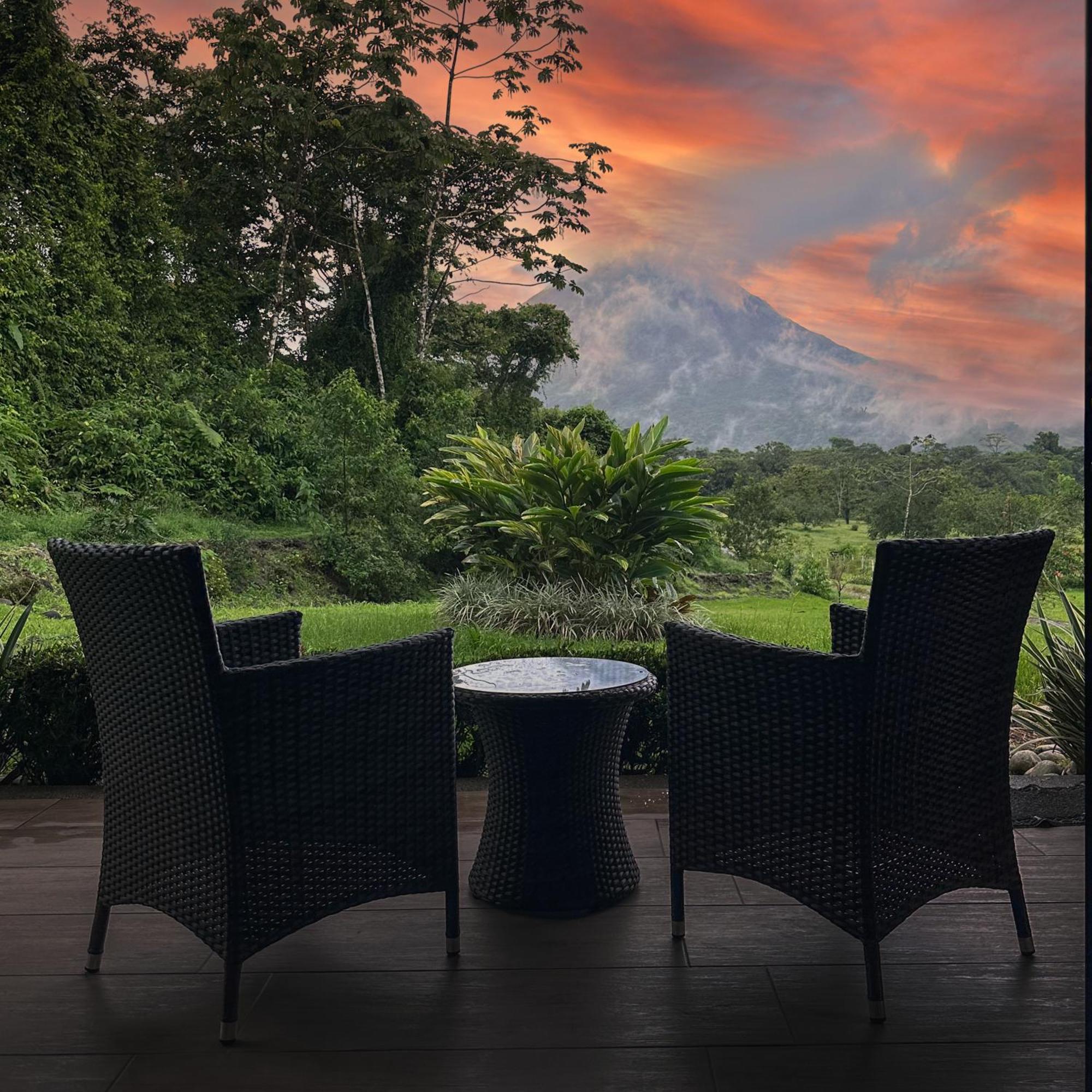 Arenal Roca Suites La Fortuna Exterior foto